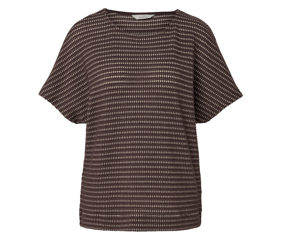 T-shirt marron à manches courtes avec motif beige sur fond blanc.