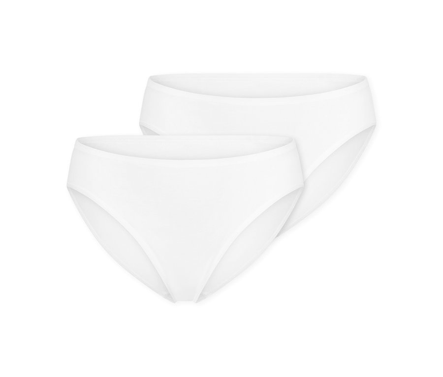 Deux culottes blanches, l'une légèrement derrière l'autre.
