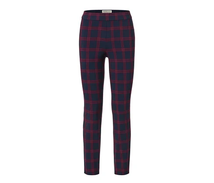 Pantalon stretch à carreaux rouges et bleus.