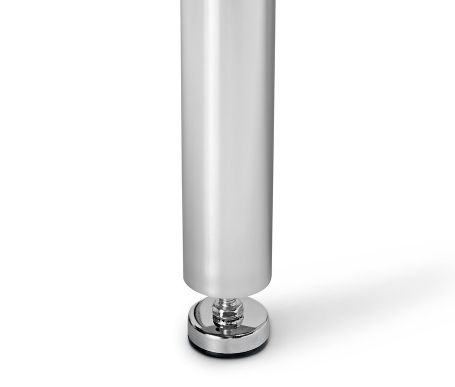 Détail d'un pied de table en métal « CN3 ».