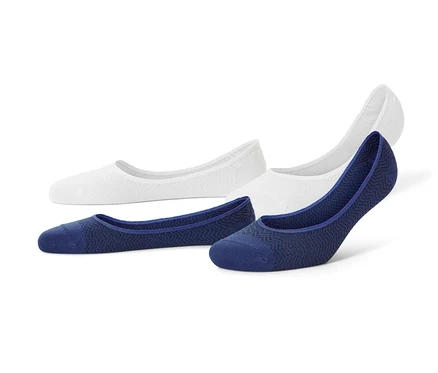 Deux paires de socquettes de sport, une blanche et une bleu marine.
