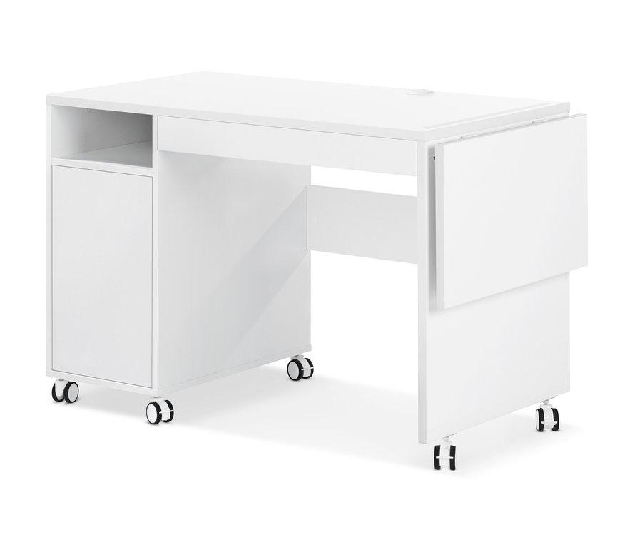 Table multifonction blanche avec un plateau de table extensible sur roulettes.