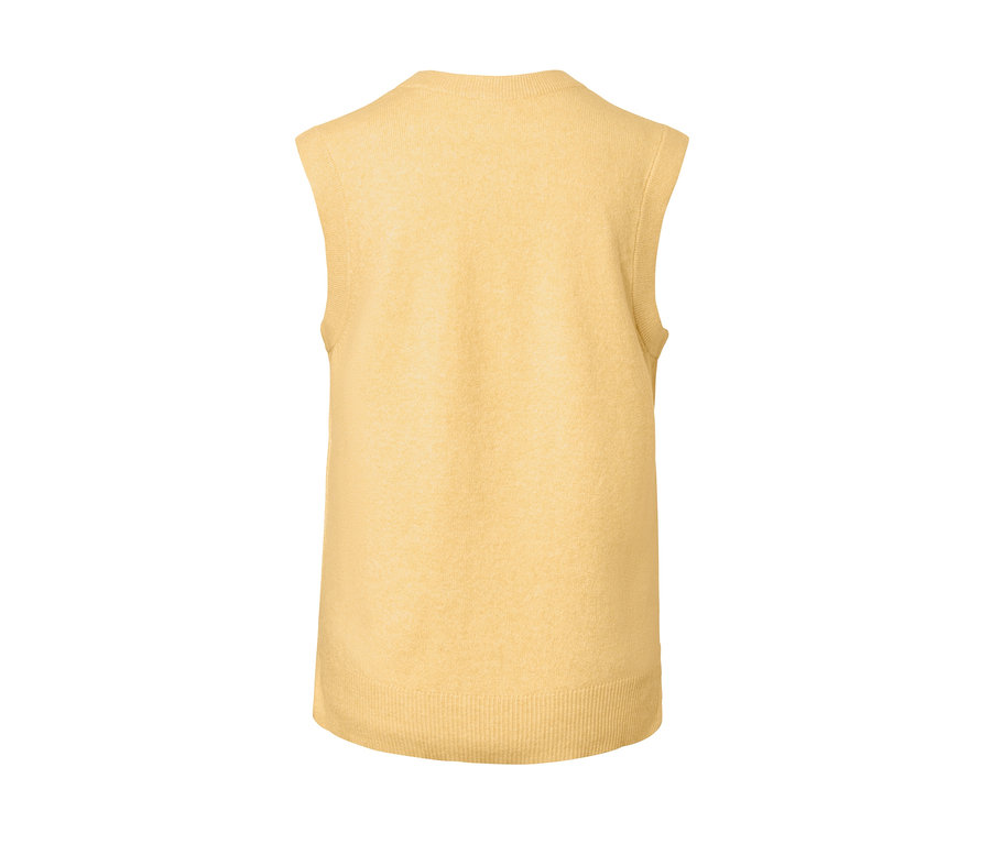 Pull sans manches en maille jaune sur fond blanc.