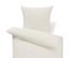 Parure de lit en percale blanc cassé de taille standard avec oreiller.
