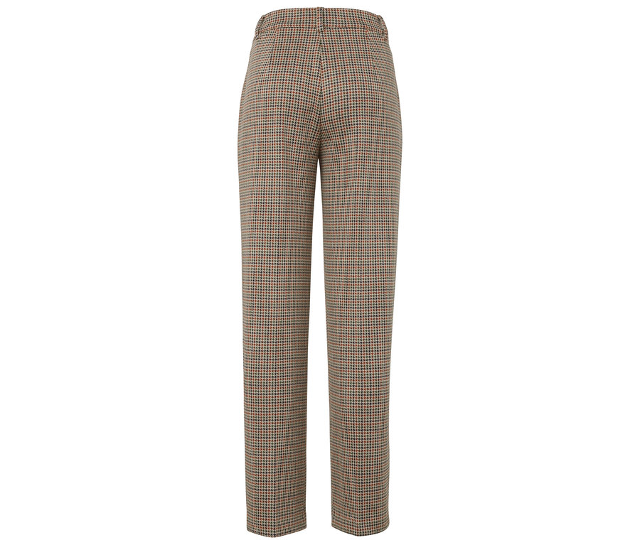 Détail du dos d'un pantalon à carreaux marron.