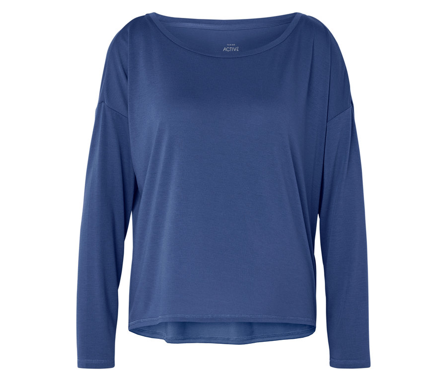 T-shirt bleu à manches longues.