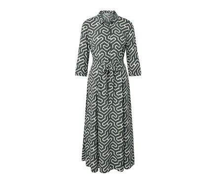 Une robe chemise imprimée avec fermeture boutonnée, manches trois-quarts et ceinture.