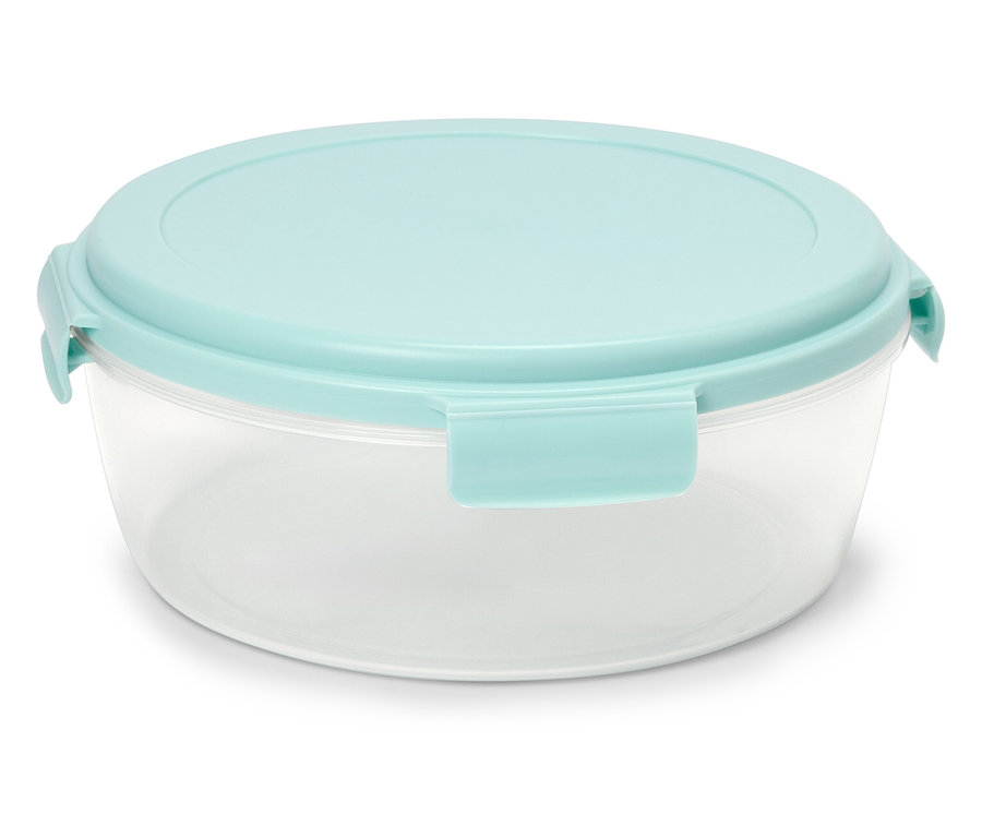 Une boîte de conservation ronde et transparente avec un couvercle bleu clair.