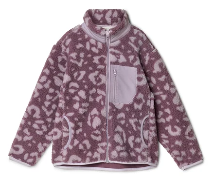 Veste polaire violette avec un motif léopard violet clair, une fermeture éclair intégrale, un col montant, une poche poitrine zippée et deux poches latérales.