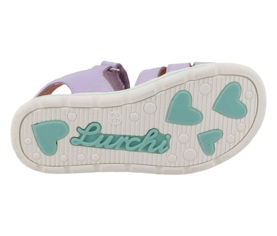 Une sandale pour fille LURCHI « Carin » lilas vue de dessous. La semelle blanche présente des cœurs turquoise et le logo « Lurchi ».