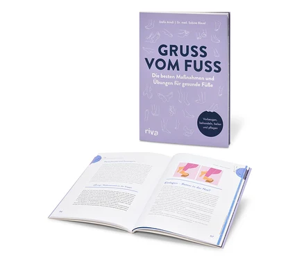 Livre ouvert à côté du livre 'Salutations des pieds'.