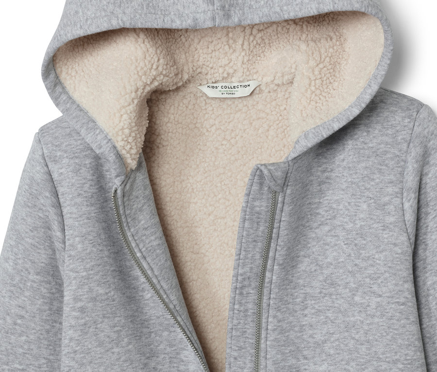 Veste en sweat pour enfant grise avec capuche et doublure en peluche.