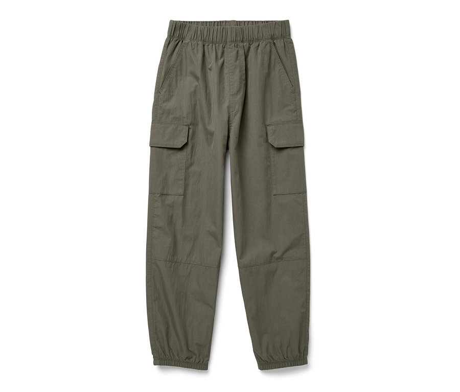 Pantalon cargo pour enfant de couleur vert olive.
