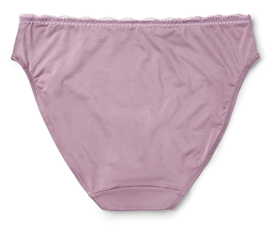 Une culotte violette avec de la dentelle sur le dessus.