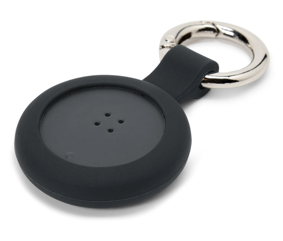 Étui de pendentif noir avec anneau en métal.