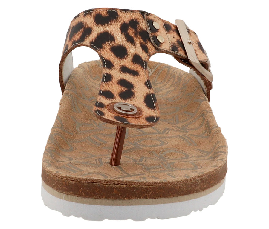 Gros plan sur des tongs Tom Tailor léopard avec boucle beige et semelle marron.