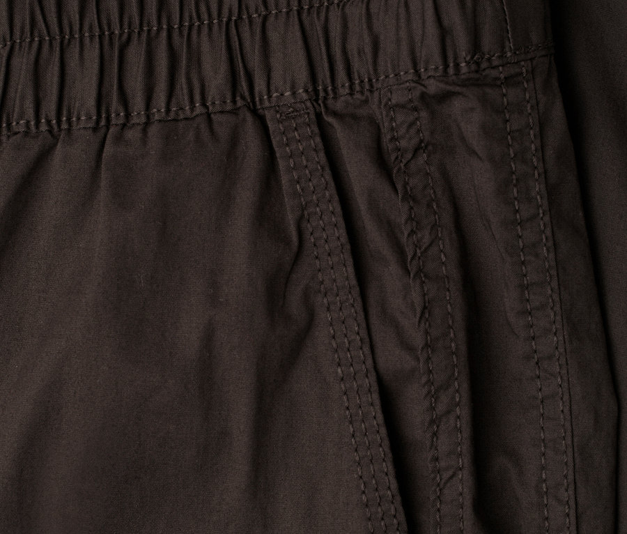 Gros plan sur le pantalon Street One Papertouch avec taille élastique et entrée de poche.