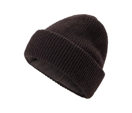 Bonnet tricoté marron foncé avec motif côtelé, bord replié et doublure en polaire.