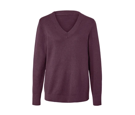 Pull en maille violet avec col en V.
