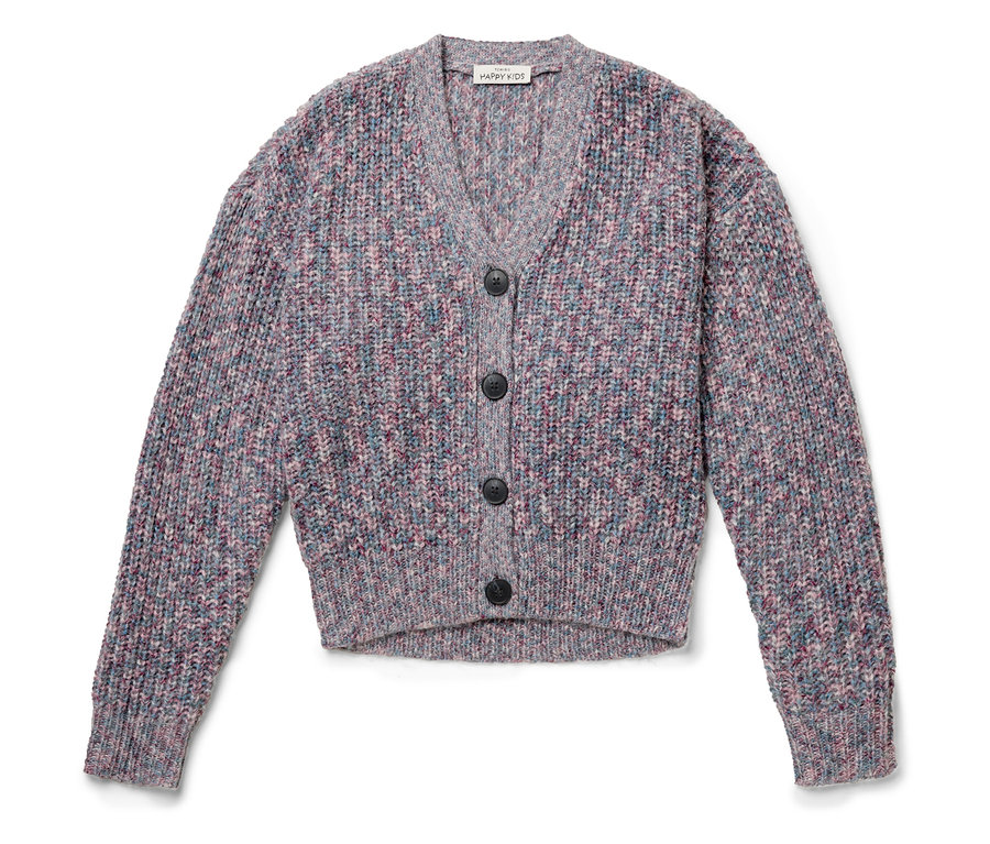 Gros plan sur un cardigan en tricot avec des boutons.