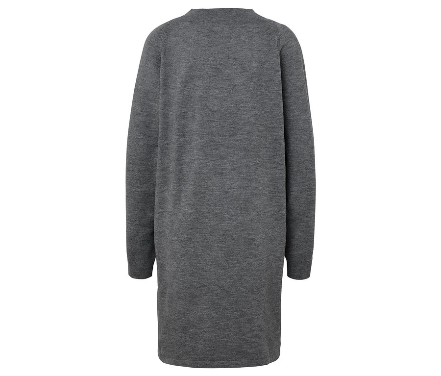 Vue arrière d'un long cardigan en tricot gris à manches longues.