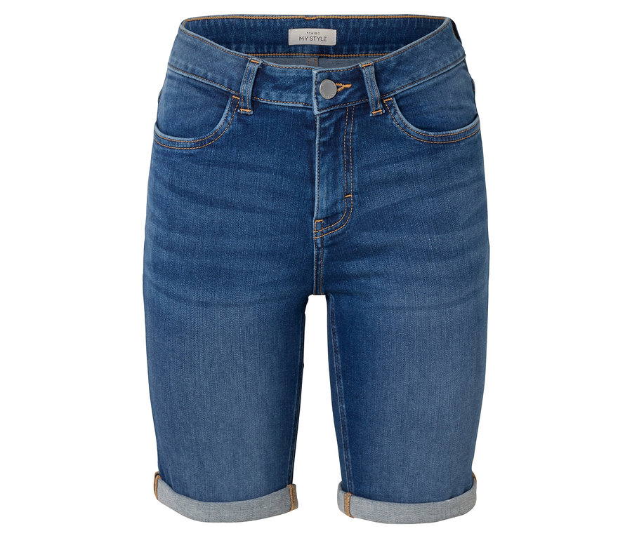 Short en jean bleu foncé sur fond blanc.