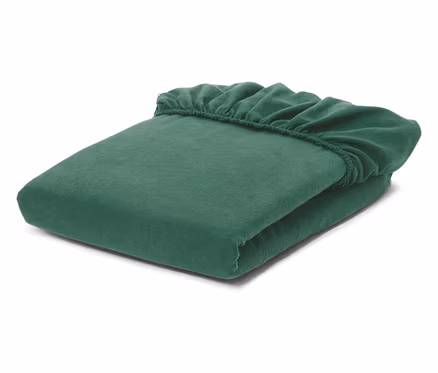 Drap-housse émeraude plié avec des bords élastiques sur fond blanc.