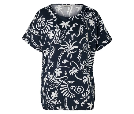 Un T-shirt bleu marine avec des motifs floraux blancs.