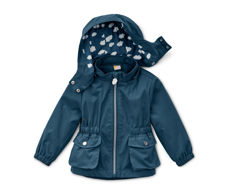 Parka bleue avec capuche et motif nuage.