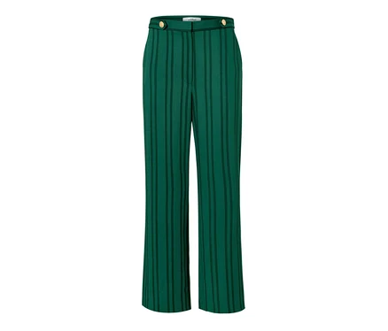 Pantalon à rayures vertes.