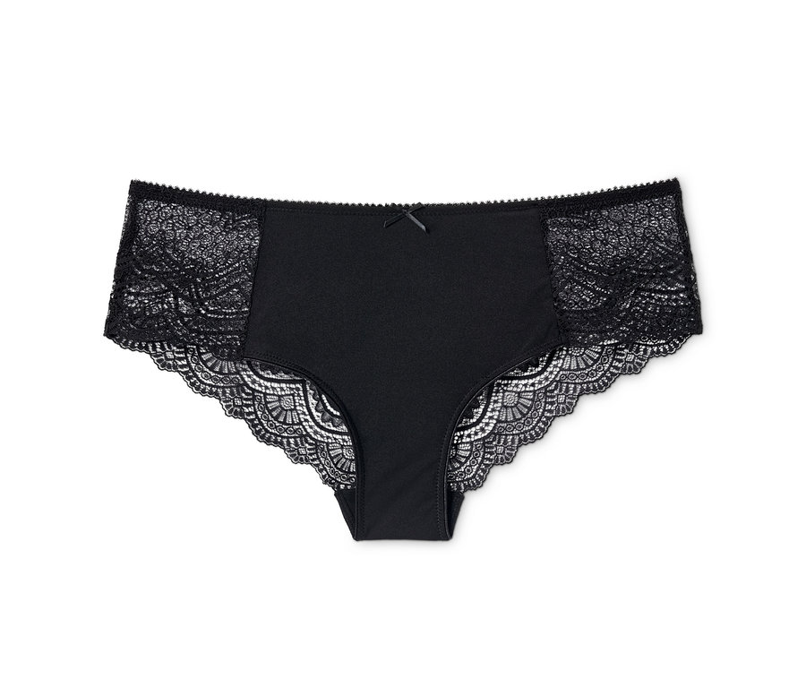 Une culotte brésilienne noire avec de la dentelle sur les côtés et un nœud au centre.