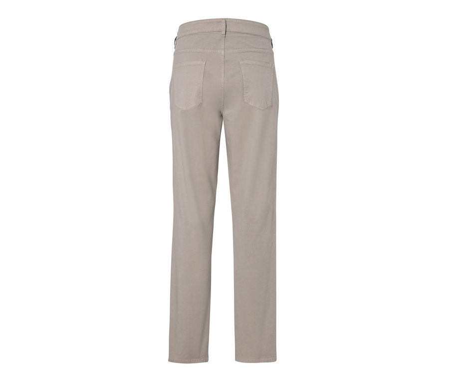Un pantalon 5 poches beige vu de dos.