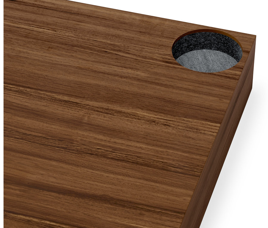 Détail d'un plateau supérieur «
A0CN3
A0» plaqué en bois véritable, aspect noyer, largeur 77
A0cm, avec une découpe dans le coin supérieur droit.
