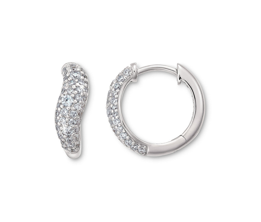 Deux créoles en argent 925 avec un design ondulé.