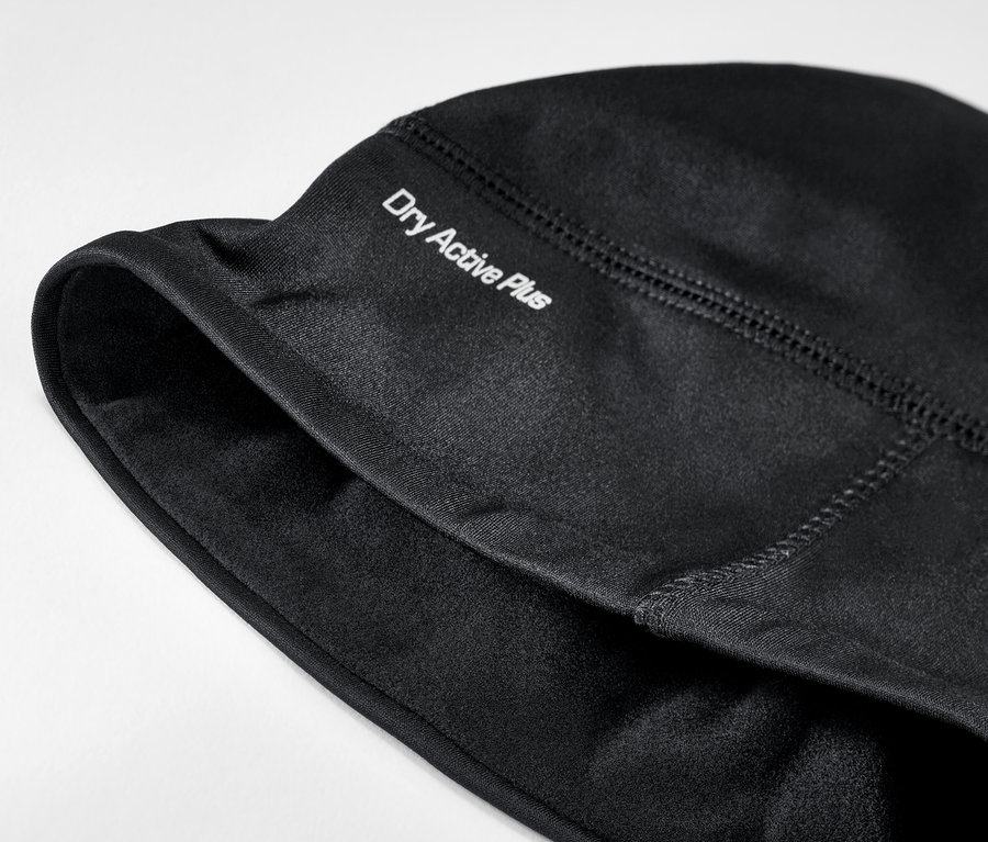 Vue détaillée d'un bonnet technique thermique noir.