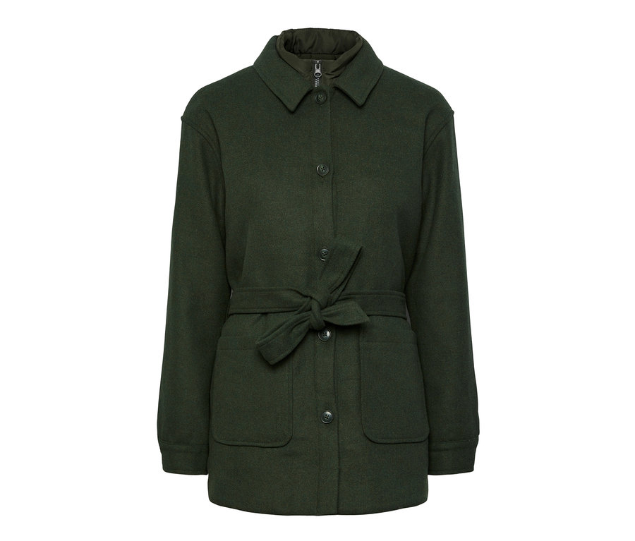 Veste 3-en-1 verte avec ceinture.