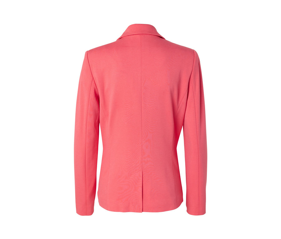 Vue détaillée de l'arrière d'un blazer en jersey corail.
