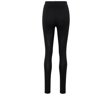 Leggings noires vues de derrière.