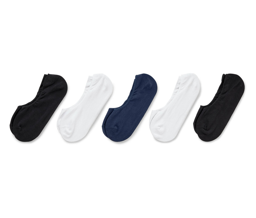 Cinq paires de socquettes de sport en noir, blanc et bleu marine sont alignées sur un fond blanc.