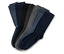Plusieurs paires de chaussettes unies dans différentes nuances de gris et de bleu sont placées côte à côte.