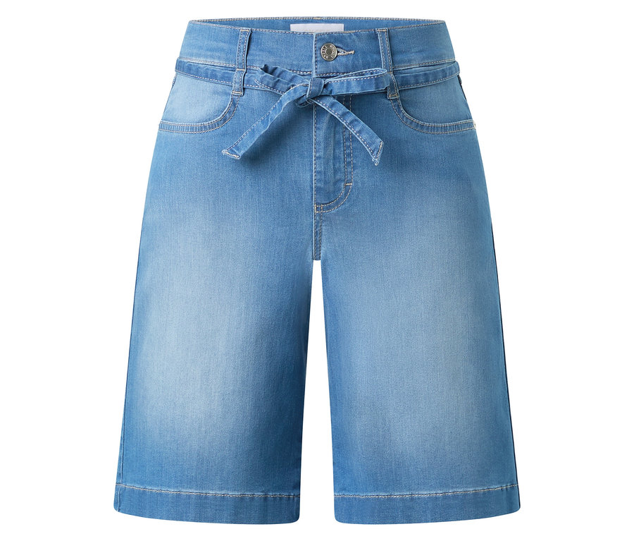 Culotte-jeans bleu clair avec ceinture à nouer et deux poches avant.