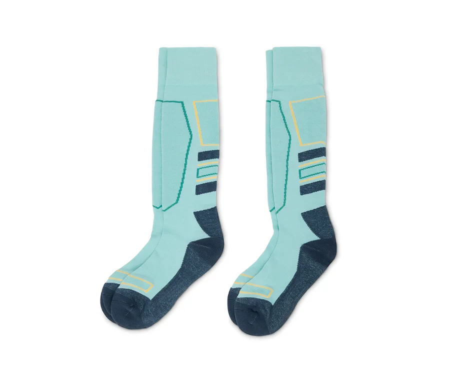 Paire de chaussettes de ski bleu clair avec talons et pointes bleu foncé.