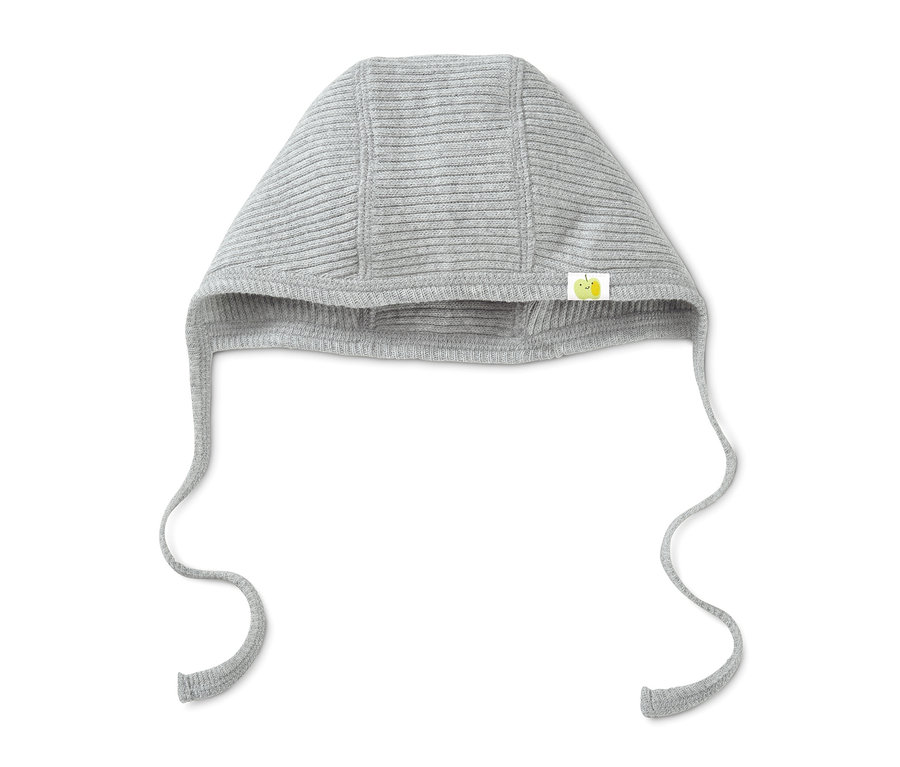 Bonnet gris avec des liens.