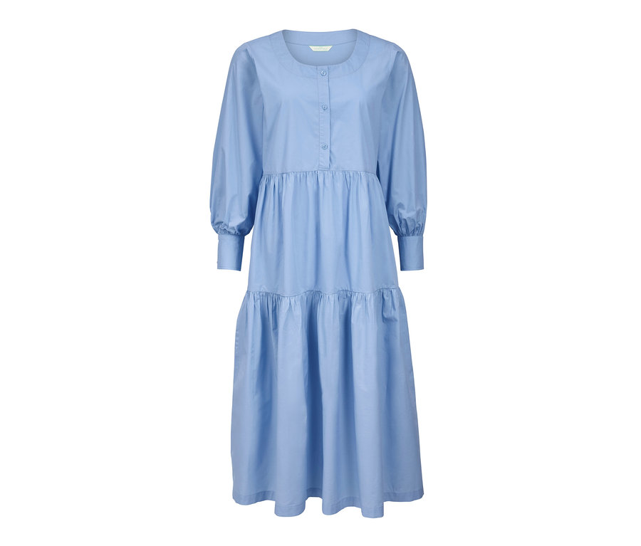 Robe en popeline bleue à manches longues.