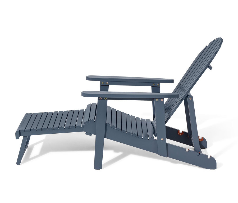 Fauteuil de relaxation Adirondack simple bleu avec repose-pieds extensible sur fond blanc.