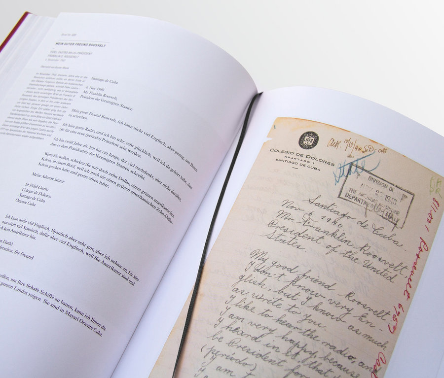 Livre ouvert avec du texte et une image d'une lettre. Livre : « Letters of Note - lettres qui représentent le monde »