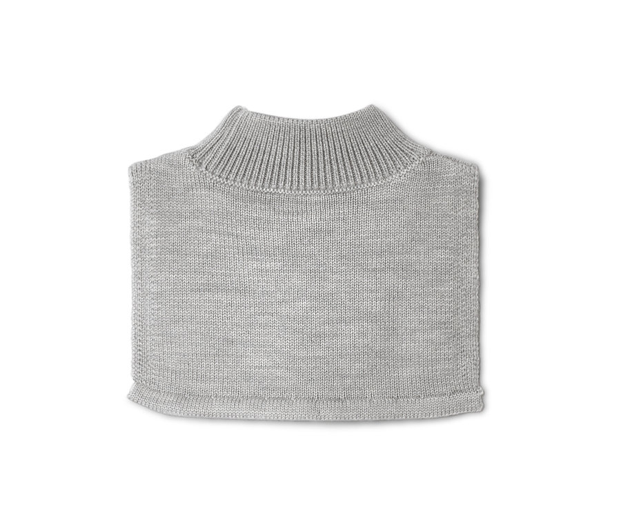 Écharpe-col roulé en laine pour enfant pliée.