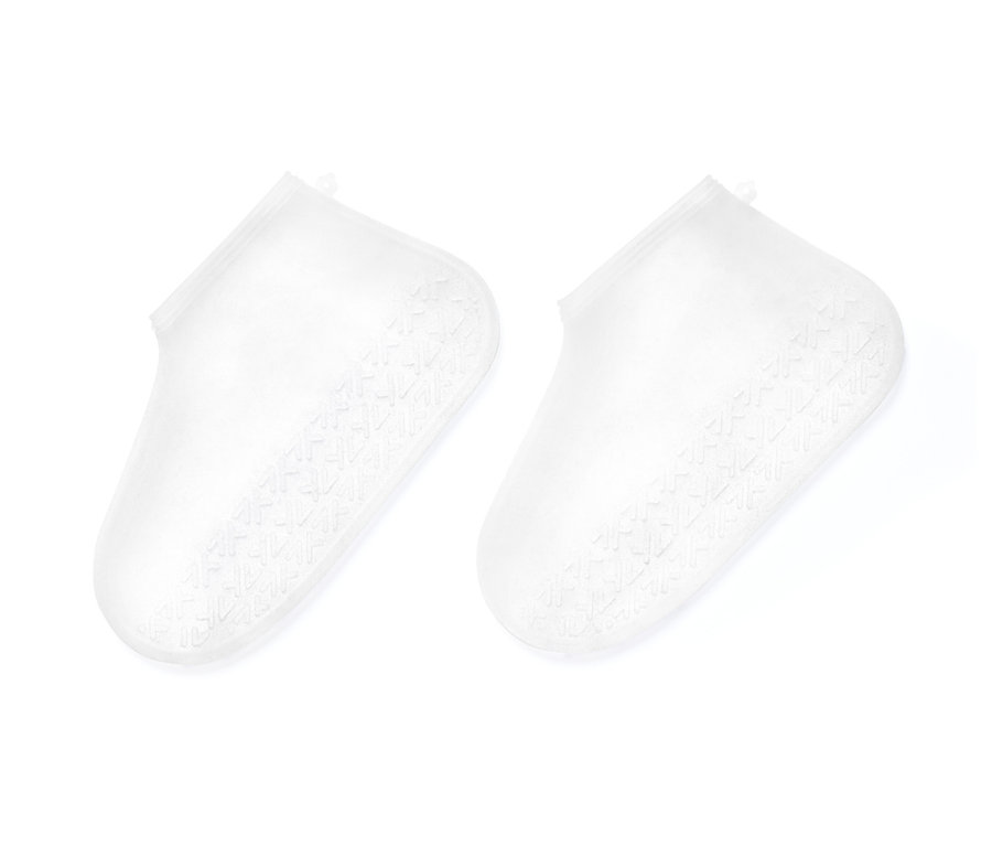 Deux couvre-chaussures de pluie sont placés l'un à côté de l'autre.