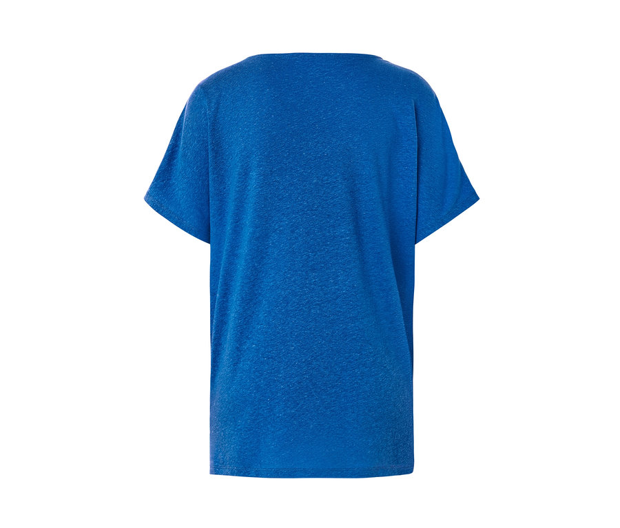 Gros plan sur l'arrière d'un t-shirt en lin mélangé bleu cobalt.