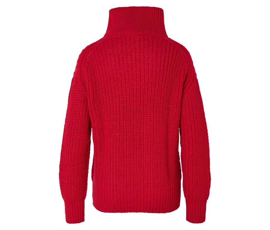 Détail du dos d'un pull en maille rouge à col roulé.